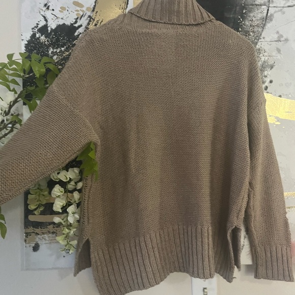 T by Talia Distressed Wool Turtleneck - Picture 4 of 8